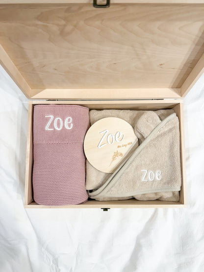 Cozy Cuddles Newborn Gift Box - Personalised Baby Hamper (Towel, Blanket & Keepsake Plaque)