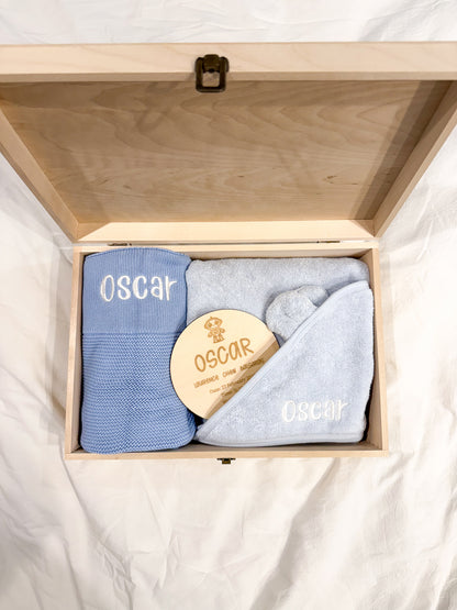 Cozy Cuddles Newborn Gift Box - Personalised Baby Hamper (Towel, Blanket & Keepsake Plaque)